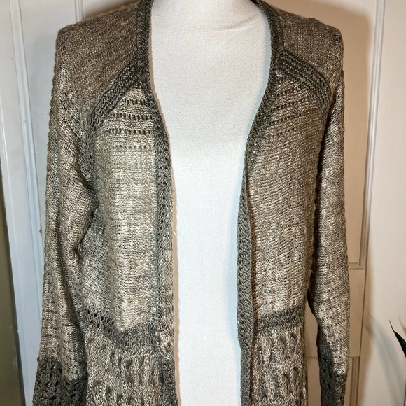 Pretty Tan Brown Lightweight Knit Long Sleeve Cardigan Size Small - Picture 2 of 7